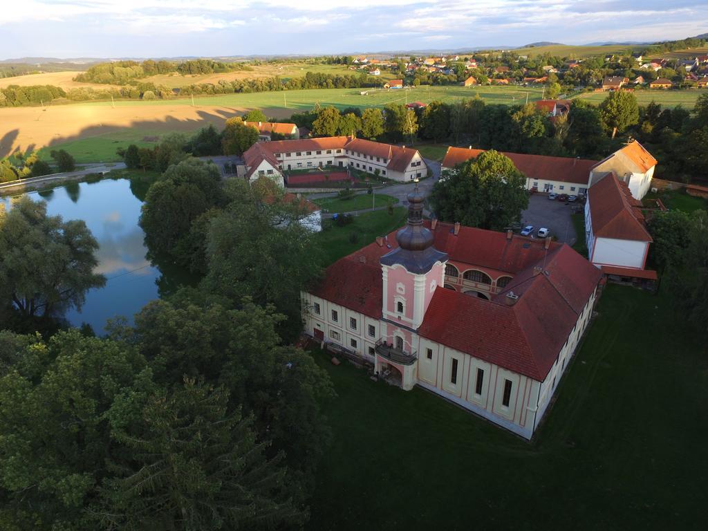 Zamek Lesany Pensjonat 3*